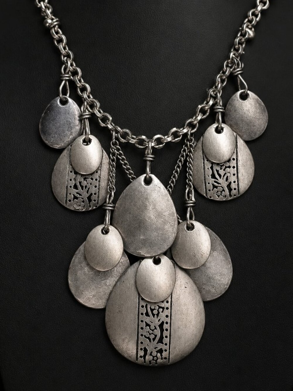 Women's Tear drop Necklace Silver in colour Daggly Bohemian Steam Punk Metalcore